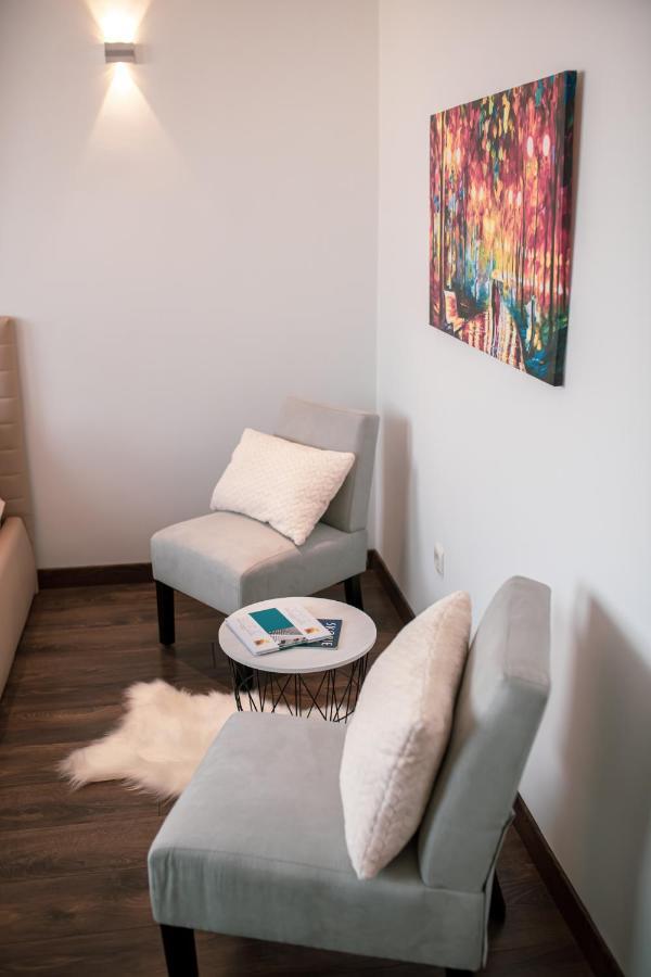 5 Star Central Studio Skopje Exteriör bild