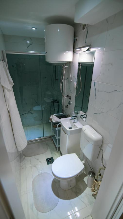 5 Star Central Studio Skopje Exteriör bild