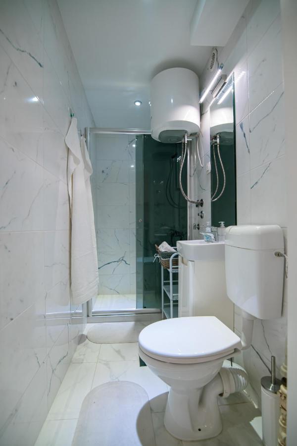 5 Star Central Studio Skopje Exteriör bild