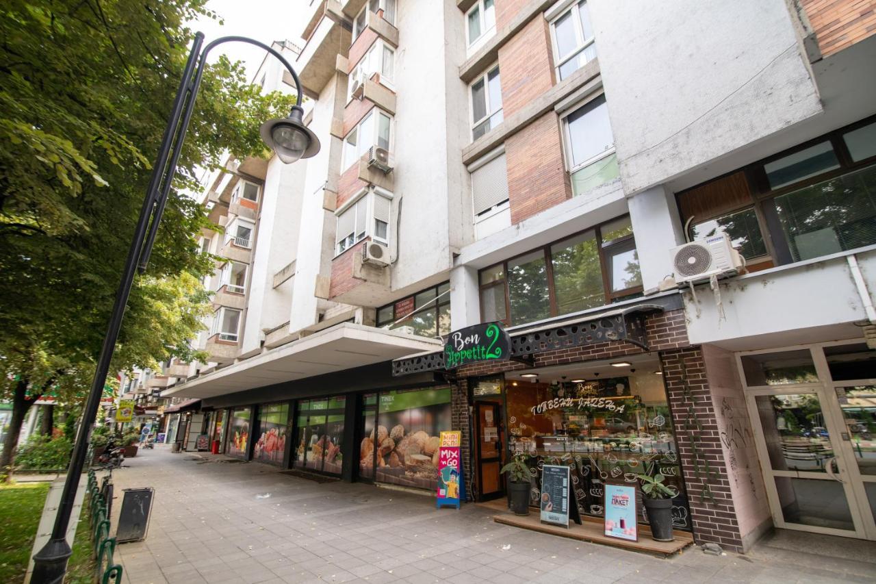 5 Star Central Studio Skopje Exteriör bild