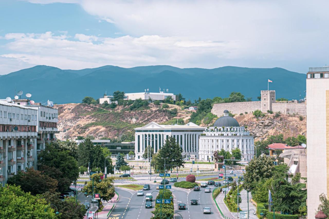 5 Star Central Studio Skopje Exteriör bild